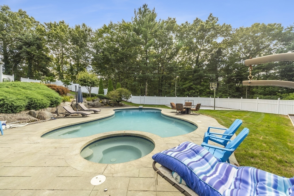 15 Pilgrim Rd