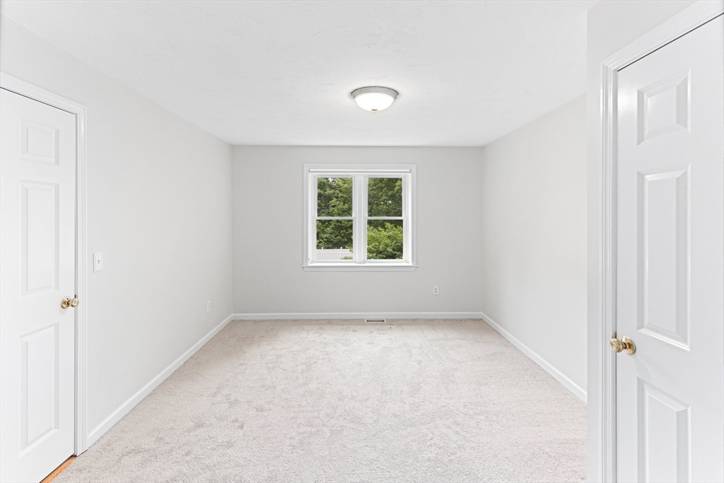 15 Pilgrim Rd