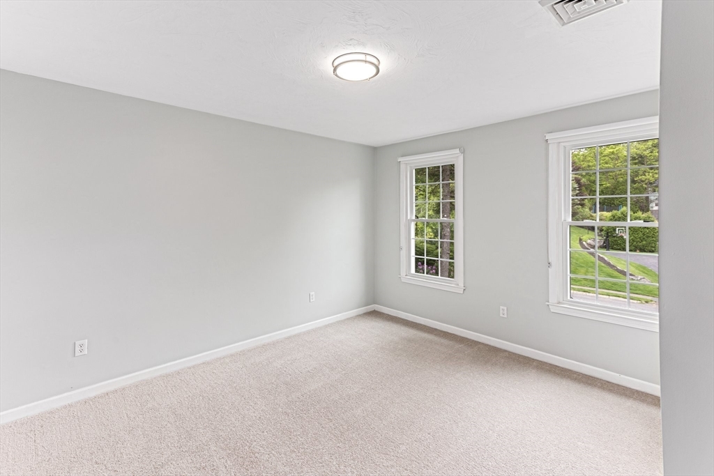 15 Pilgrim Rd