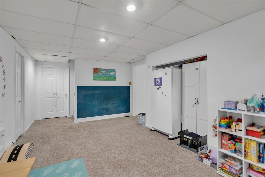 271 Pond St