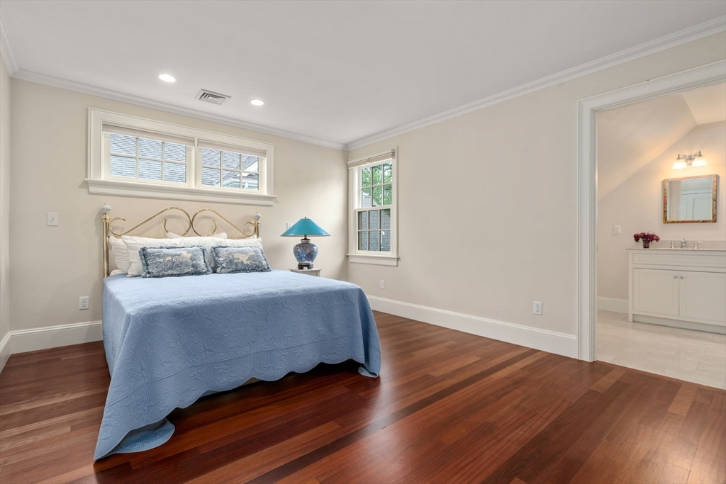 10 Maple Street # 10