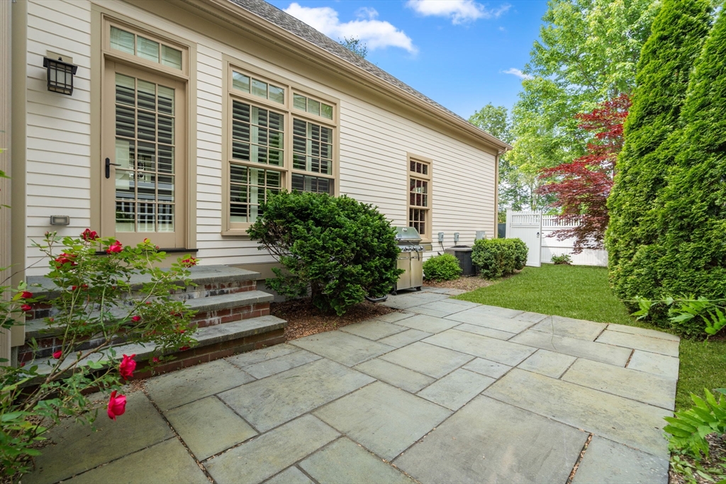 10 Maple Street # 10
