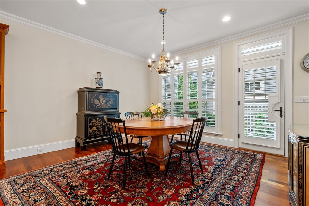 10 Maple Street # 10