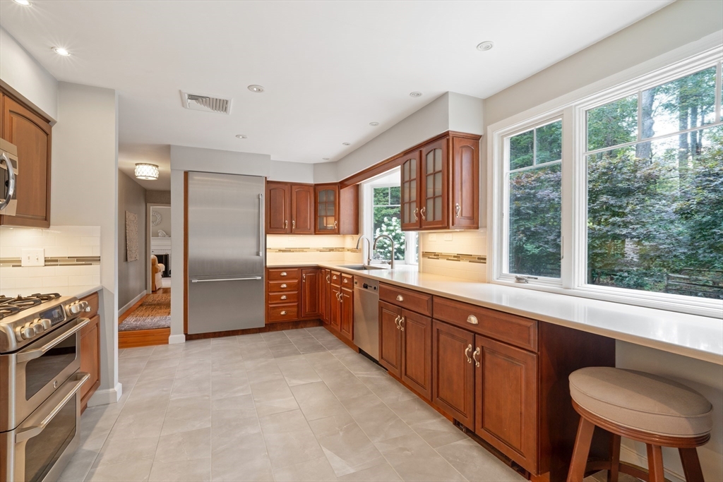 2 Knollwood Drive