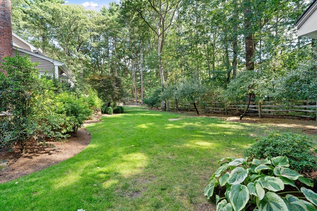 2 Knollwood Drive