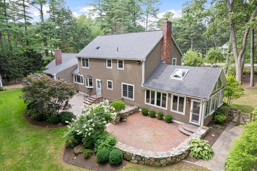 2 Knollwood Drive