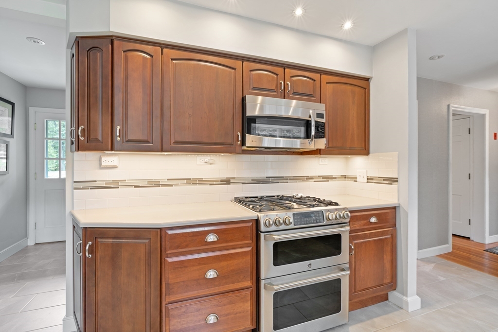 2 Knollwood Drive