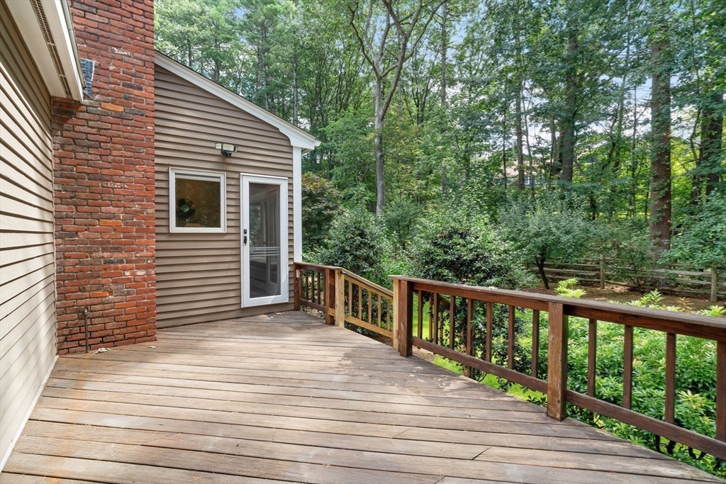 2 Knollwood Drive