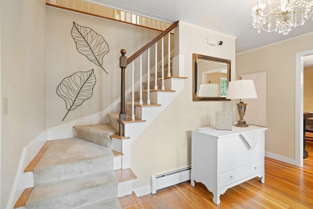 2 Knollwood Drive