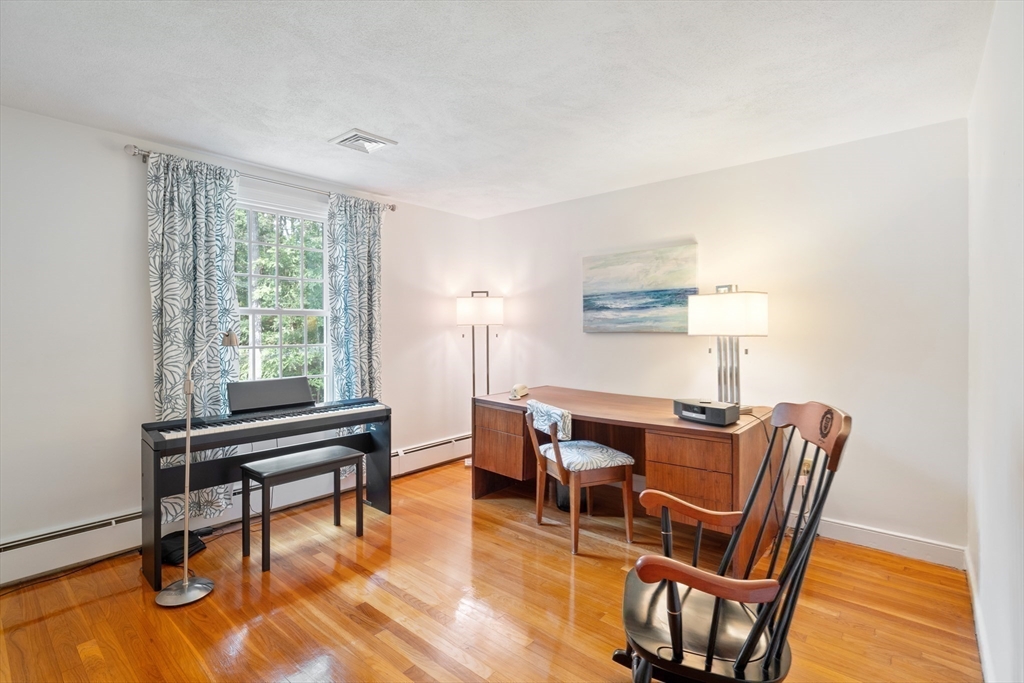 2 Knollwood Drive