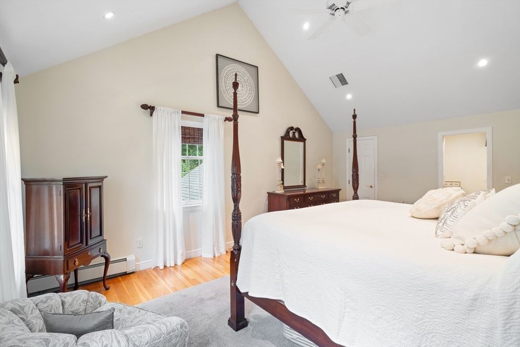 2 Knollwood Drive