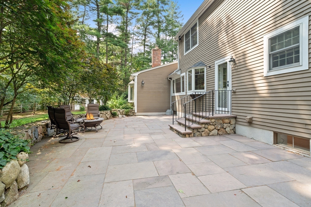 2 Knollwood Drive