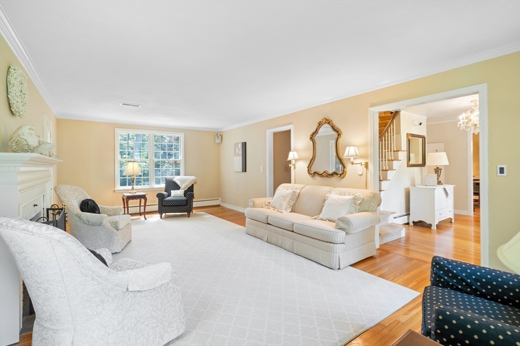 2 Knollwood Drive