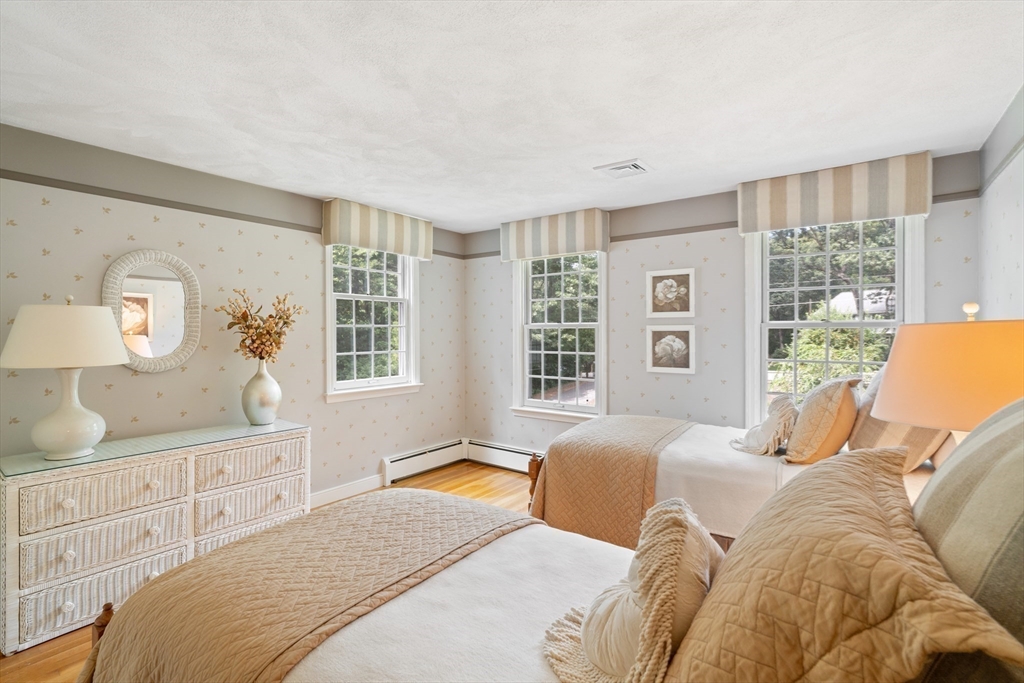 2 Knollwood Drive