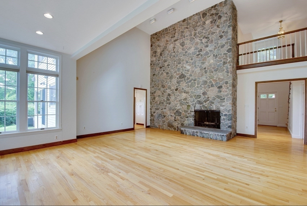 107 Farm St