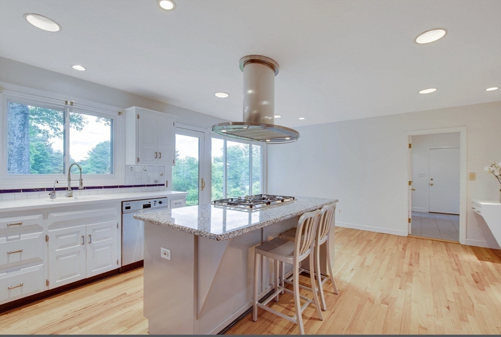 107 Farm St
