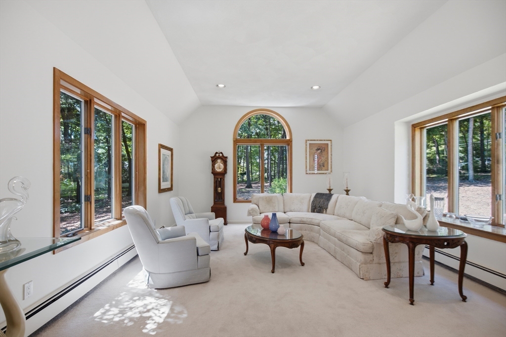 176 Pegan Ln