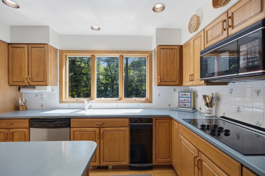 176 Pegan Ln