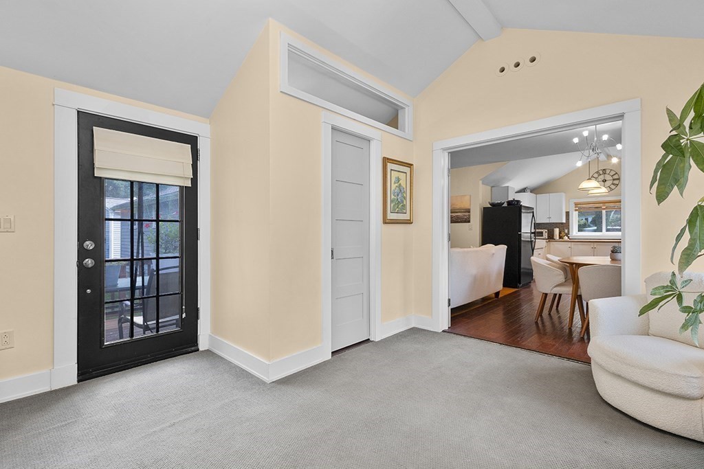 6 Pine St