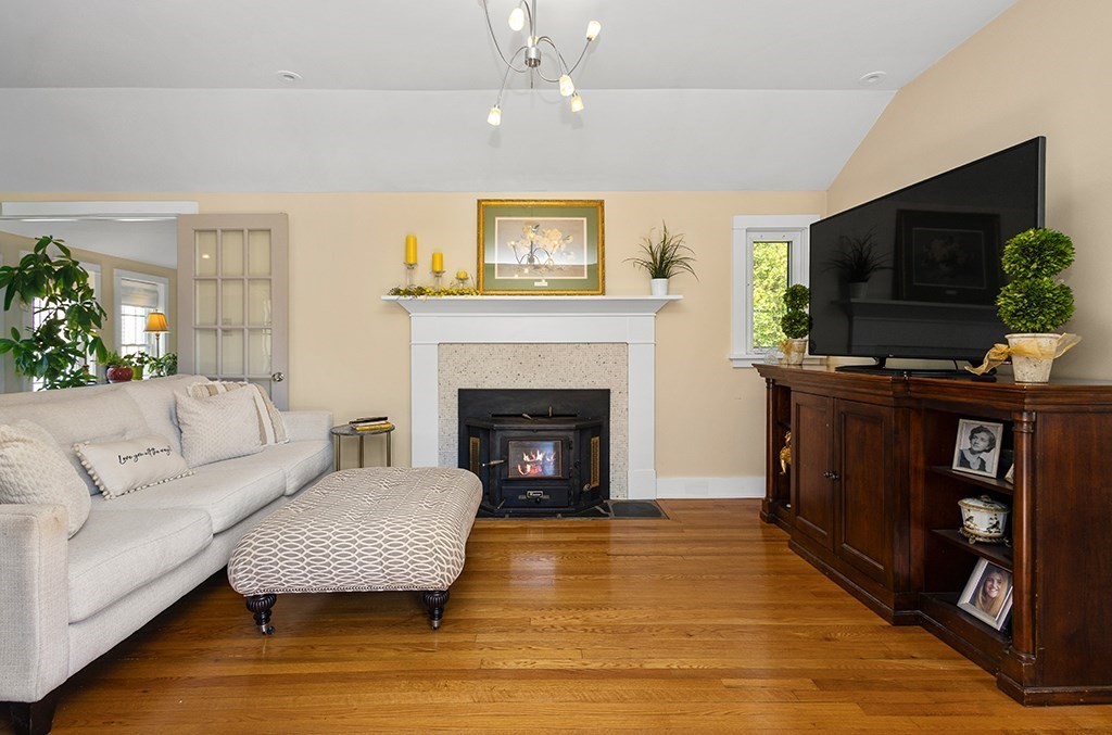 6 Pine St
