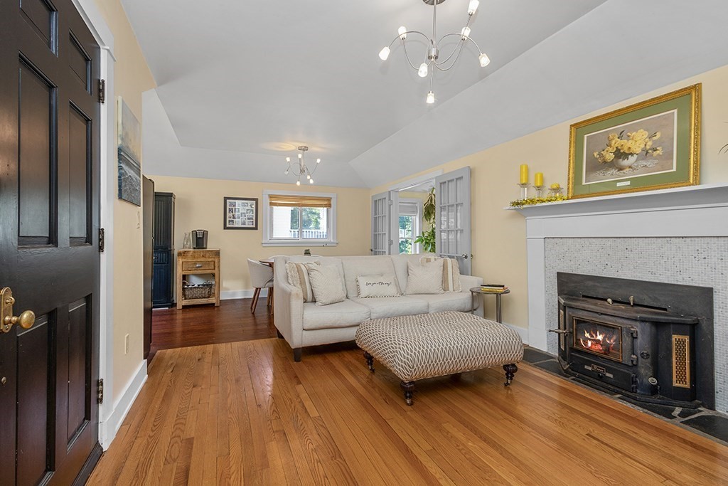 6 Pine St