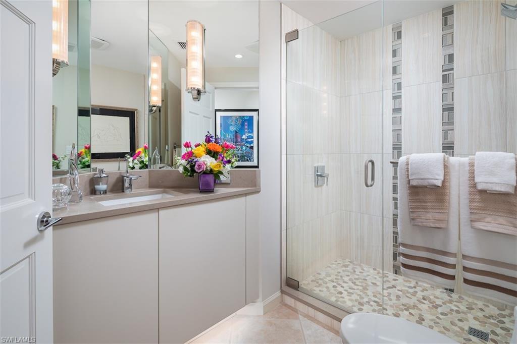 60 Seagate DR Unit: 1703