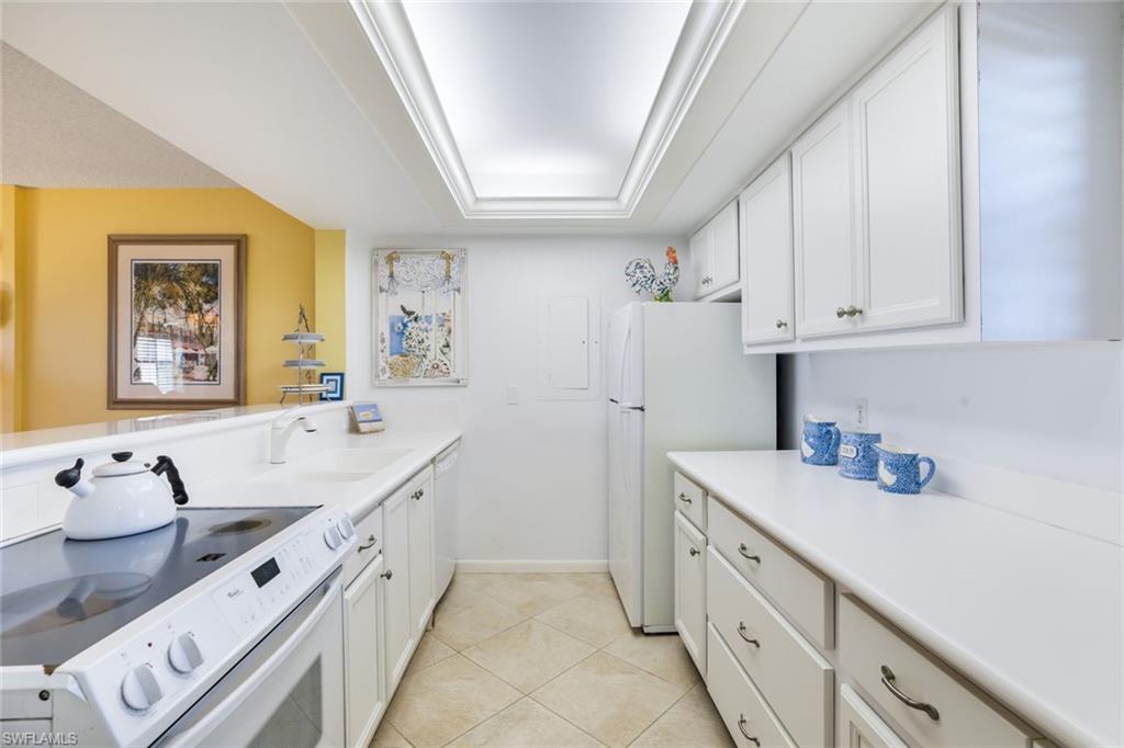 300 Park Shore DR # 5C