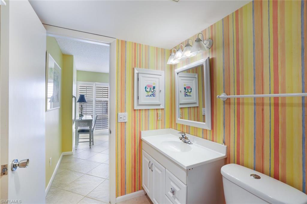 300 Park Shore DR # 5C