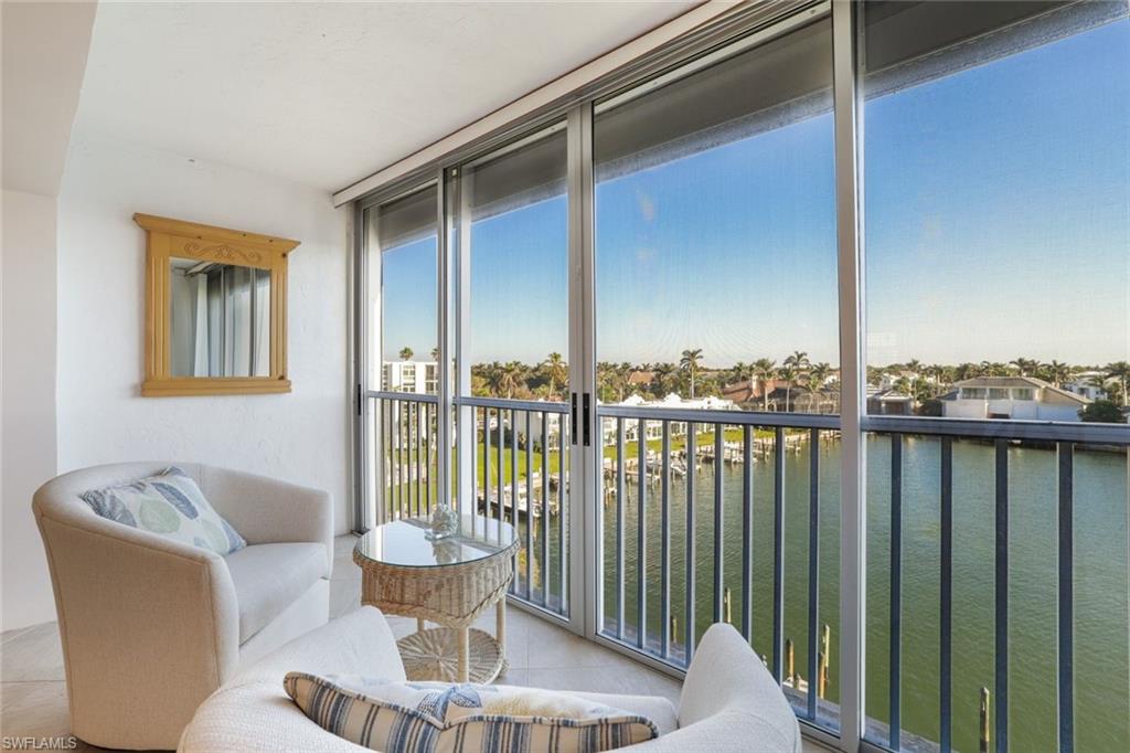 300 Park Shore DR # 5C