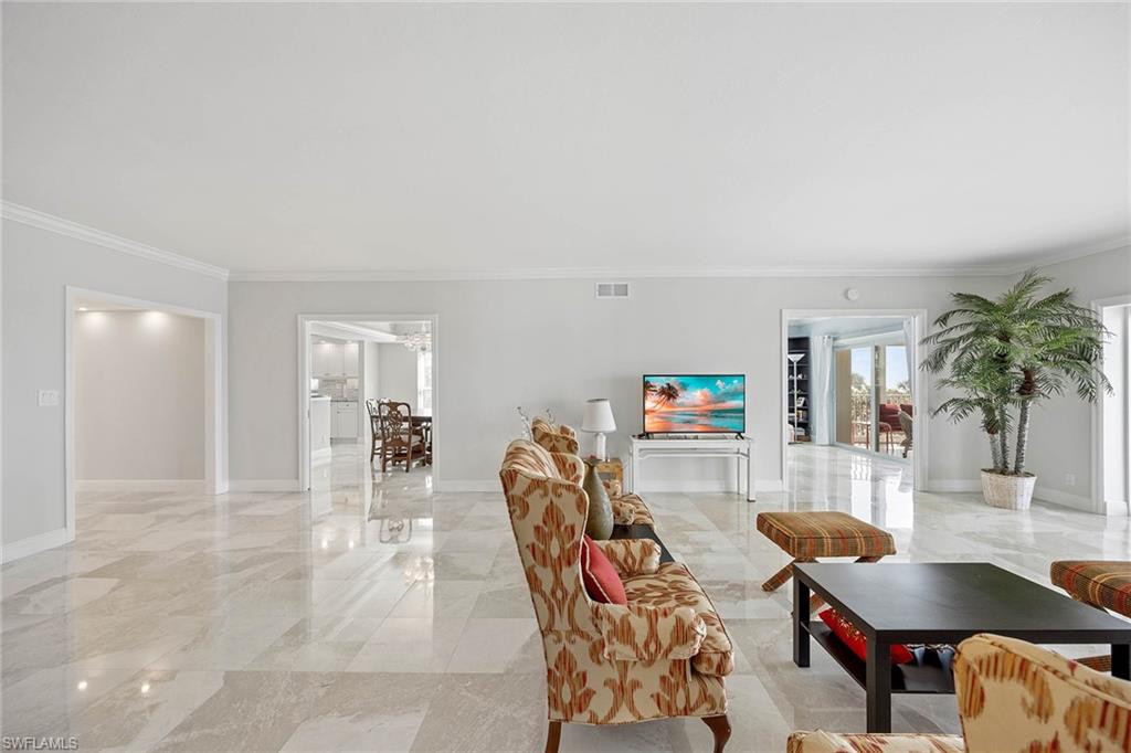 2901 Gulf Shore BLVD N # 302S