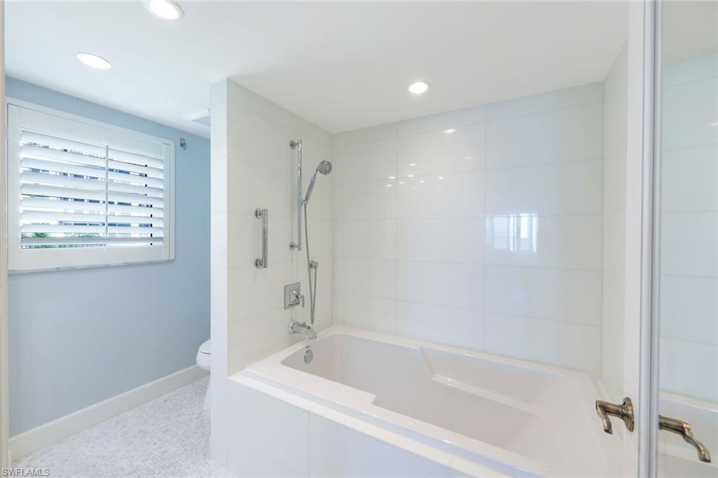 2901 GULF SHORE BLVD W # 402S