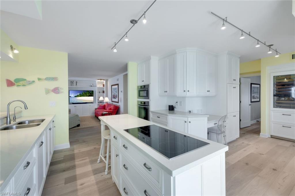2901 GULF SHORE BLVD W # 402S