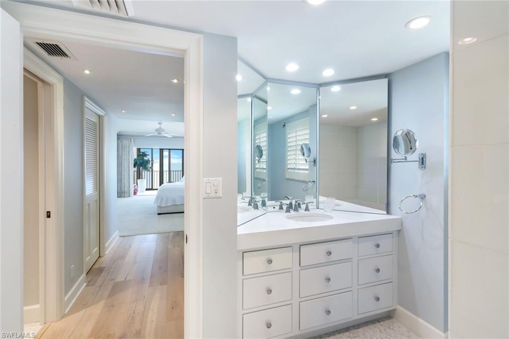2901 GULF SHORE BLVD W # 402S