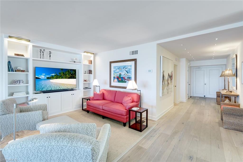 2901 GULF SHORE BLVD W # 402S