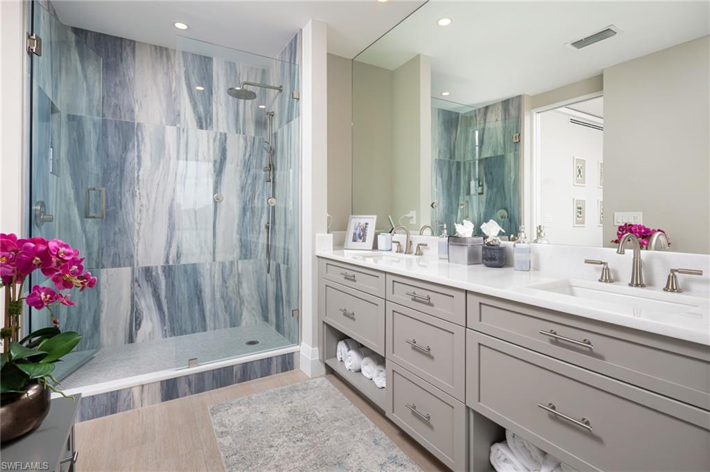 4000 Gulf Shore BLVD N 400