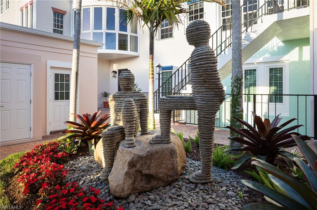 4000 Gulf Shore BLVD N 400