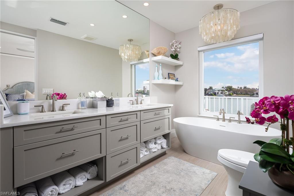 4000 Gulf Shore BLVD N 400