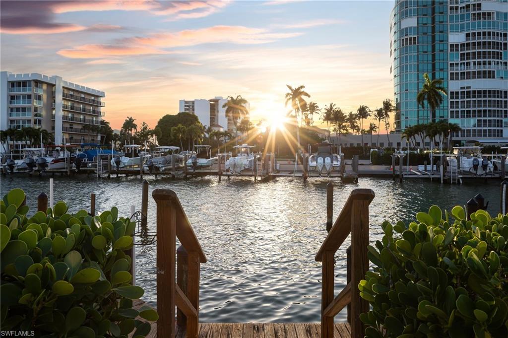 4000 Gulf Shore BLVD N 400