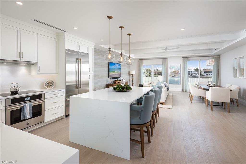 4000 Gulf Shore BLVD N 400