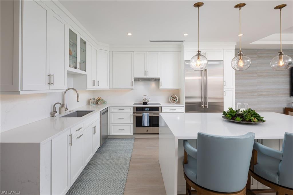 4000 Gulf Shore BLVD N 400