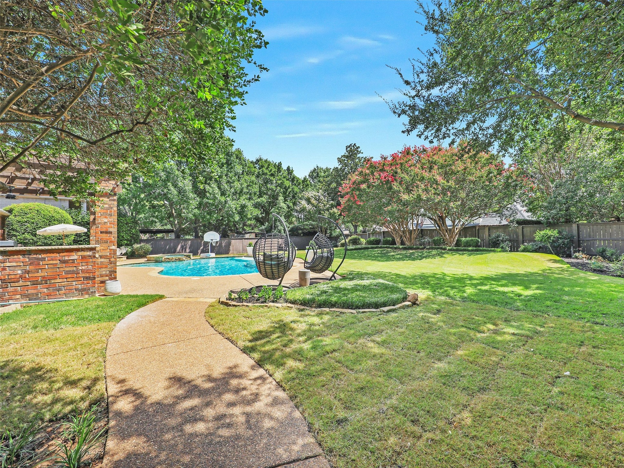 611 Logans Lane