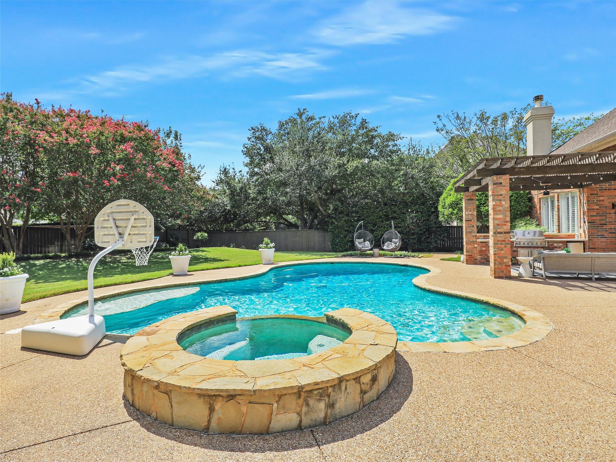 611 Logans Lane