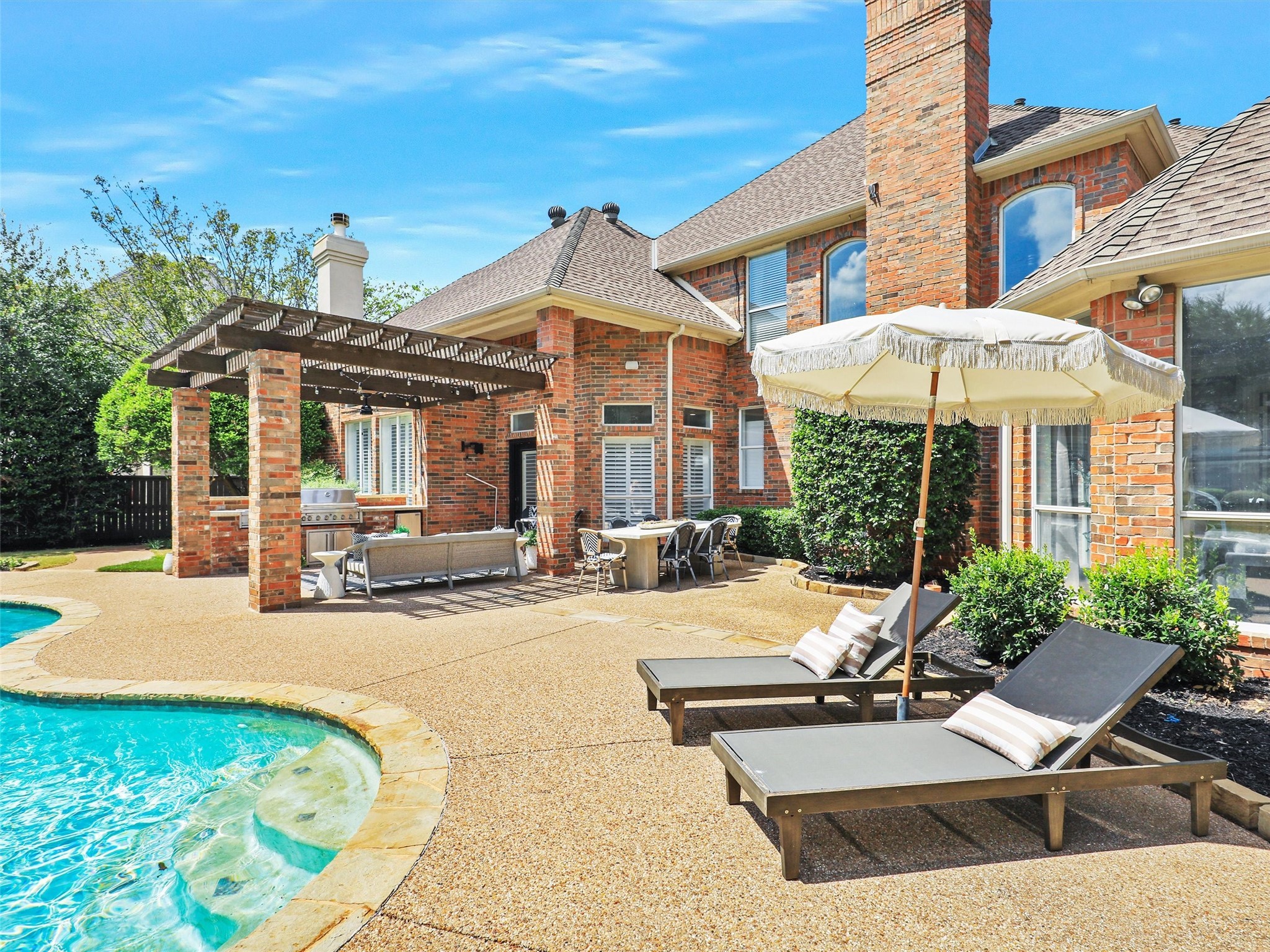 611 Logans Lane