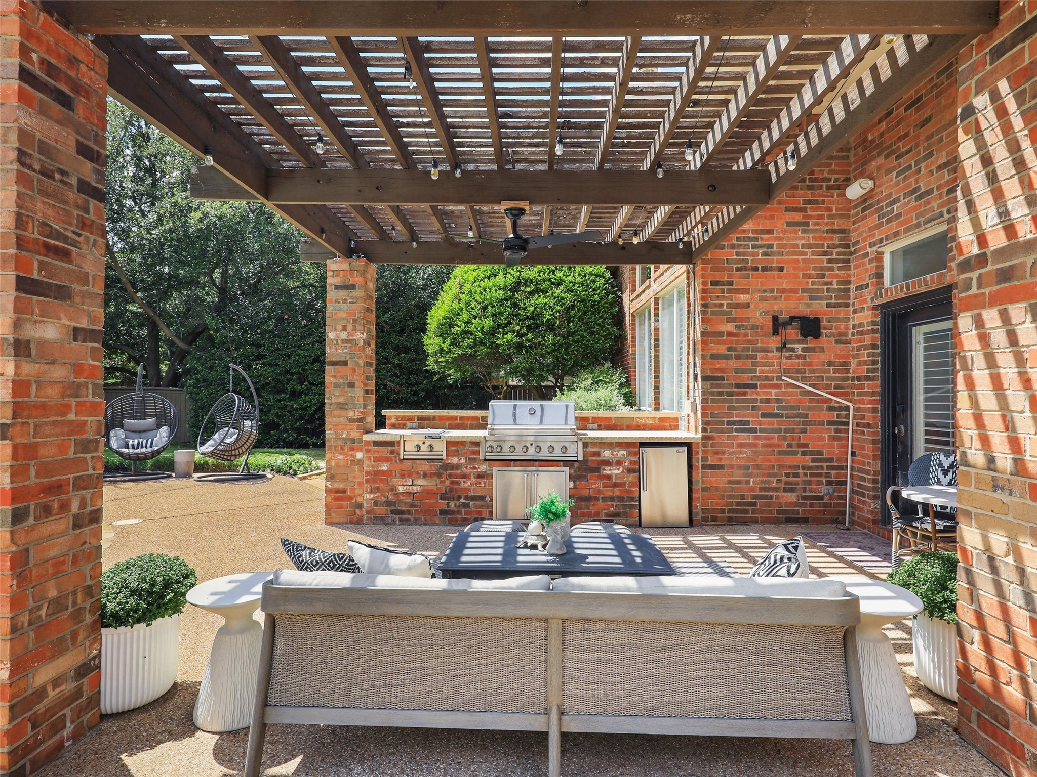 611 Logans Lane