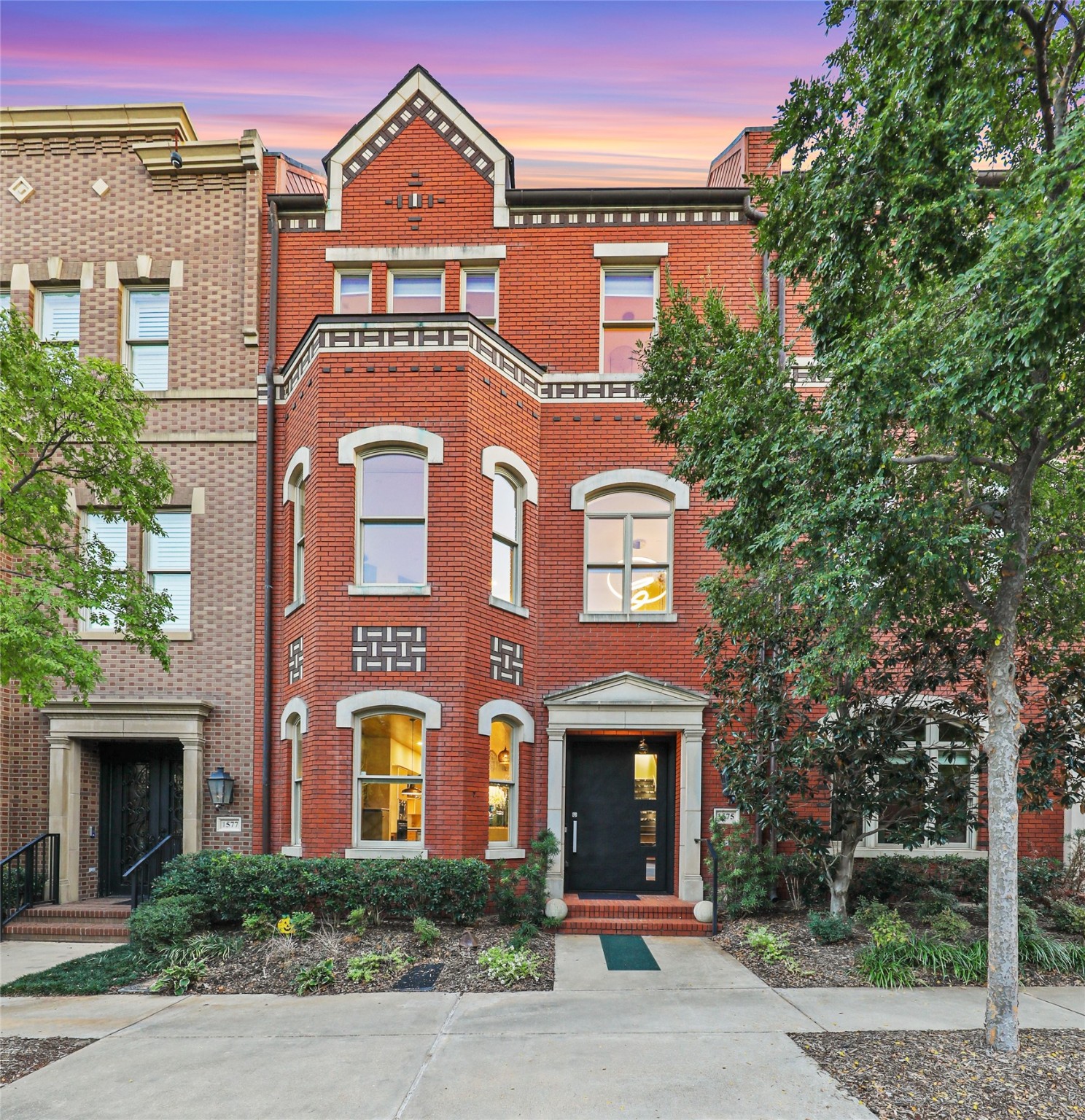 1575 Main Street