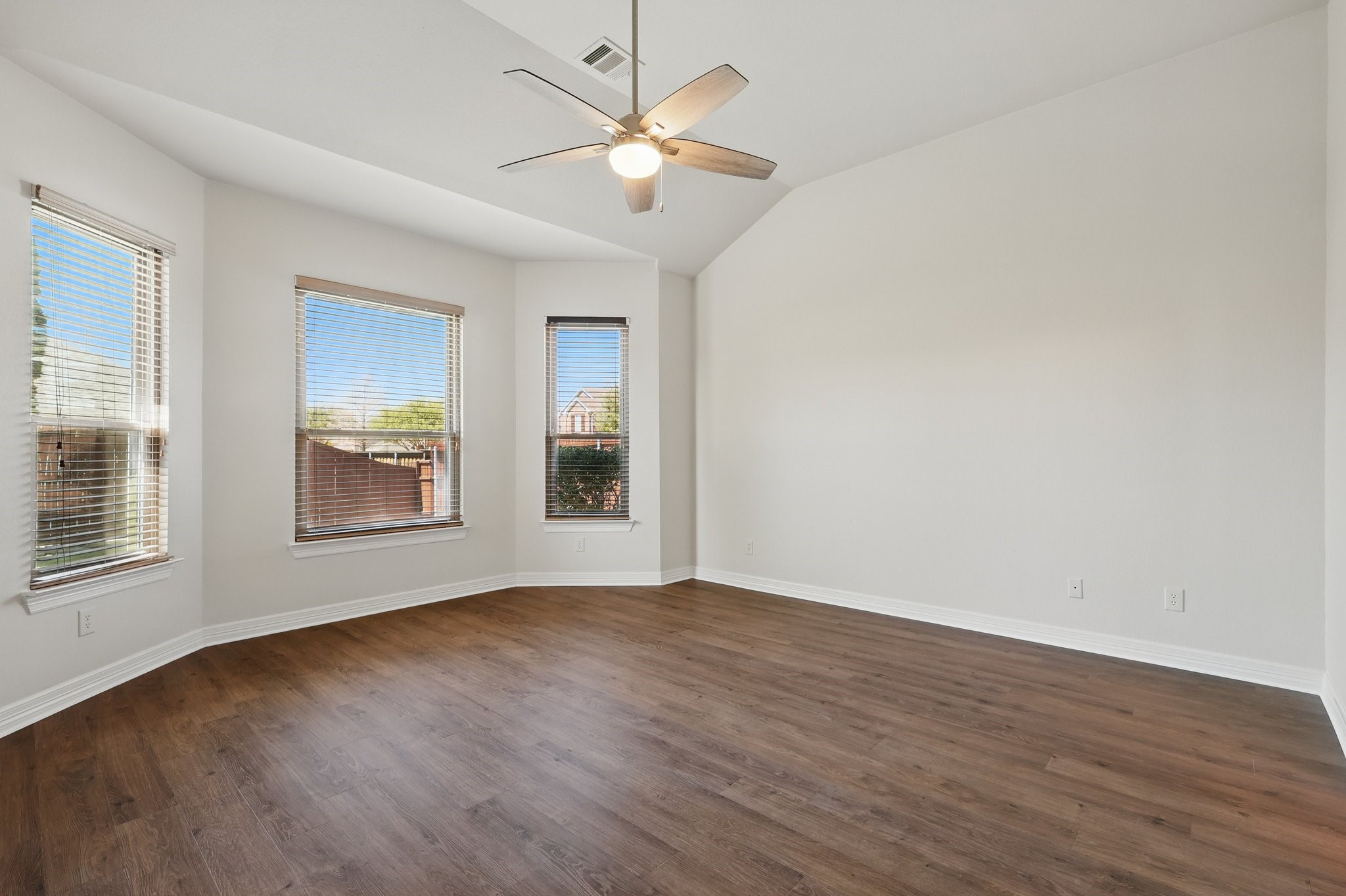 400 Crossbill Lane