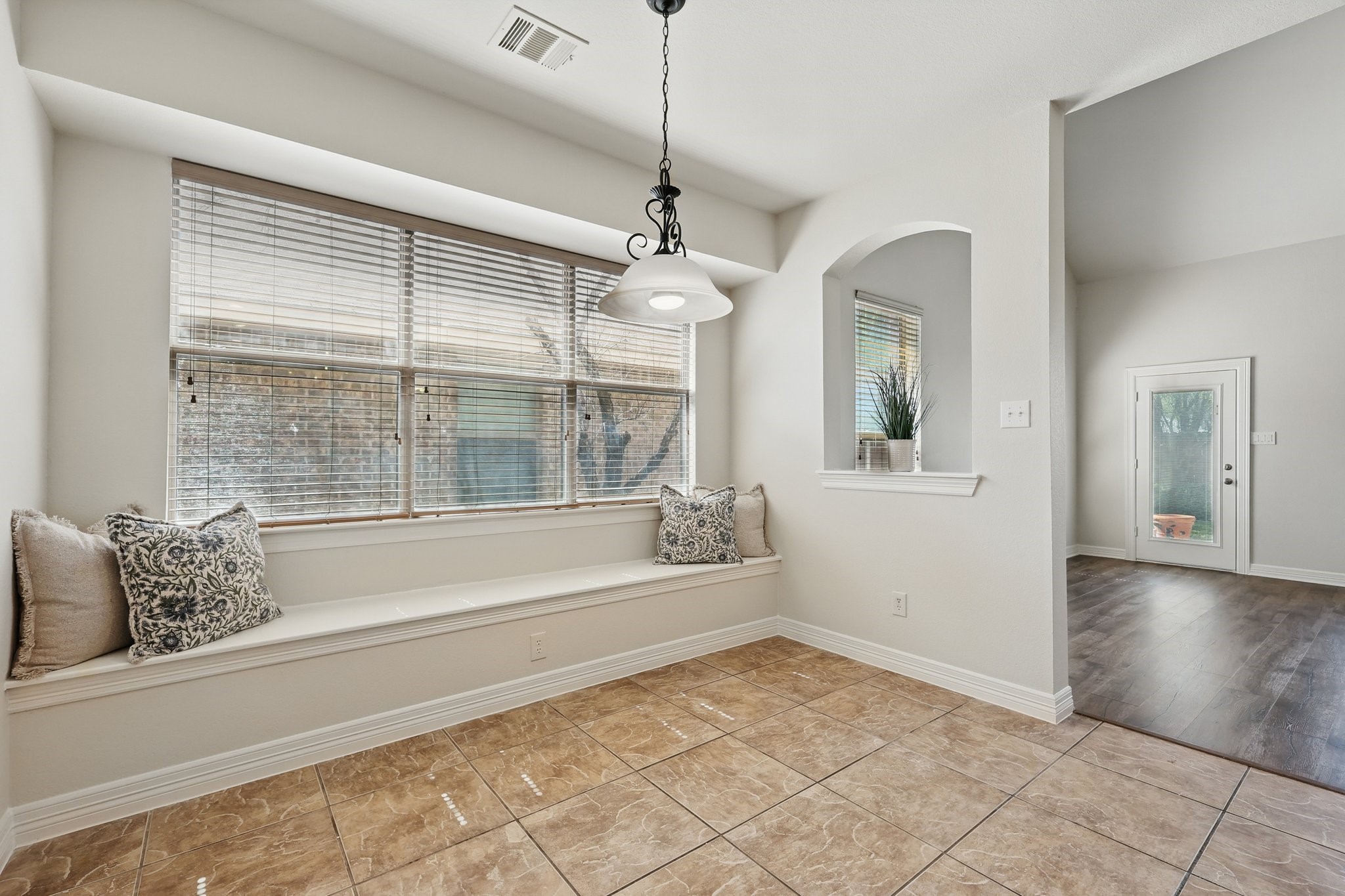 400 Crossbill Lane