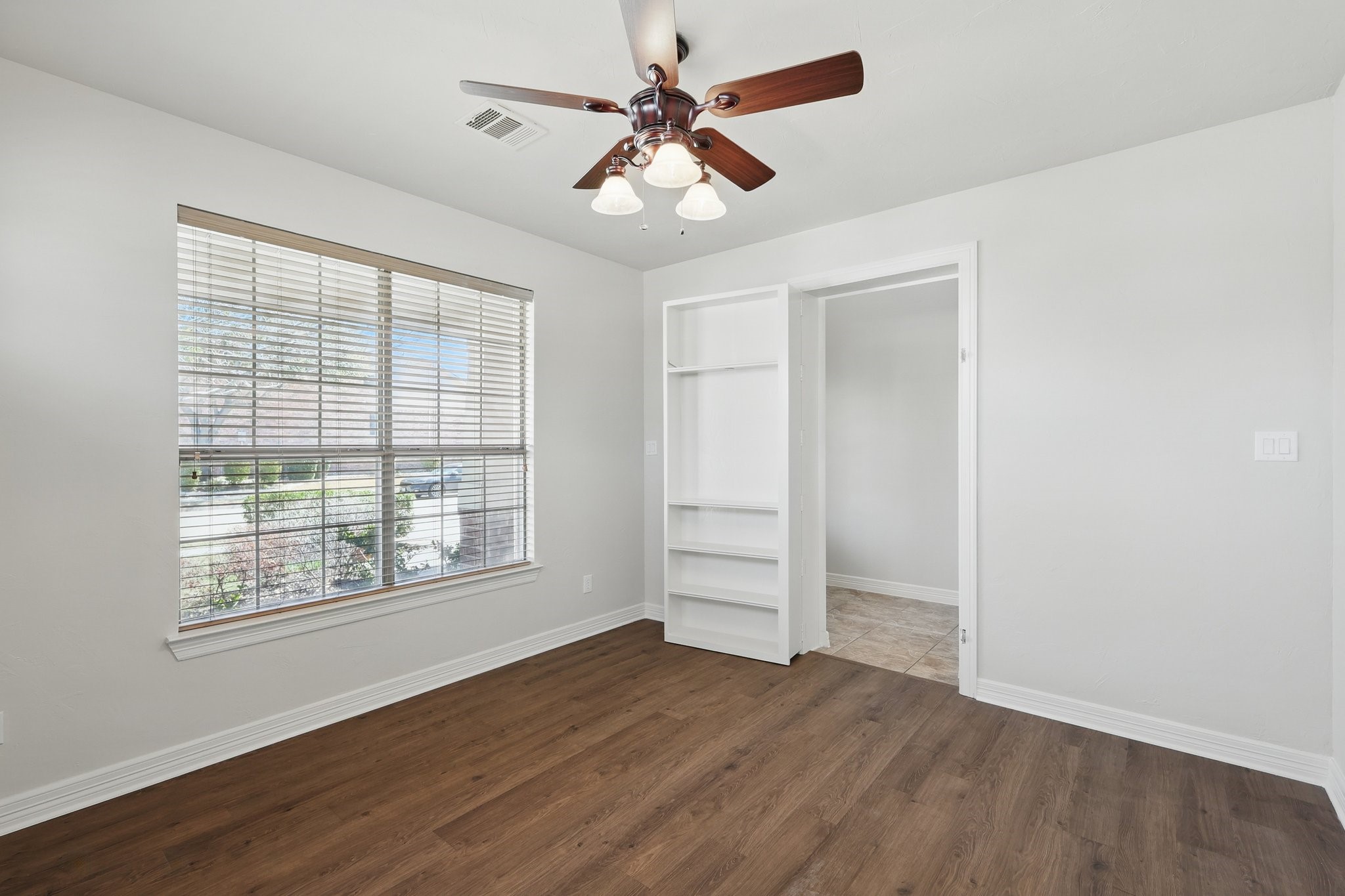 400 Crossbill Lane