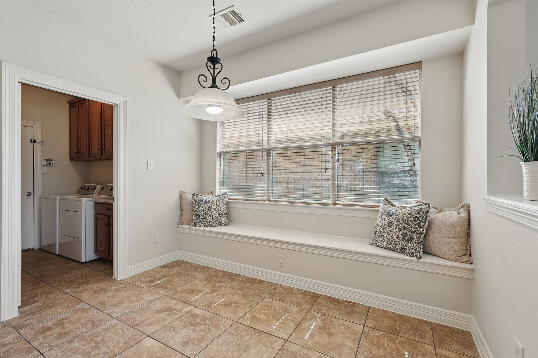 400 Crossbill Lane