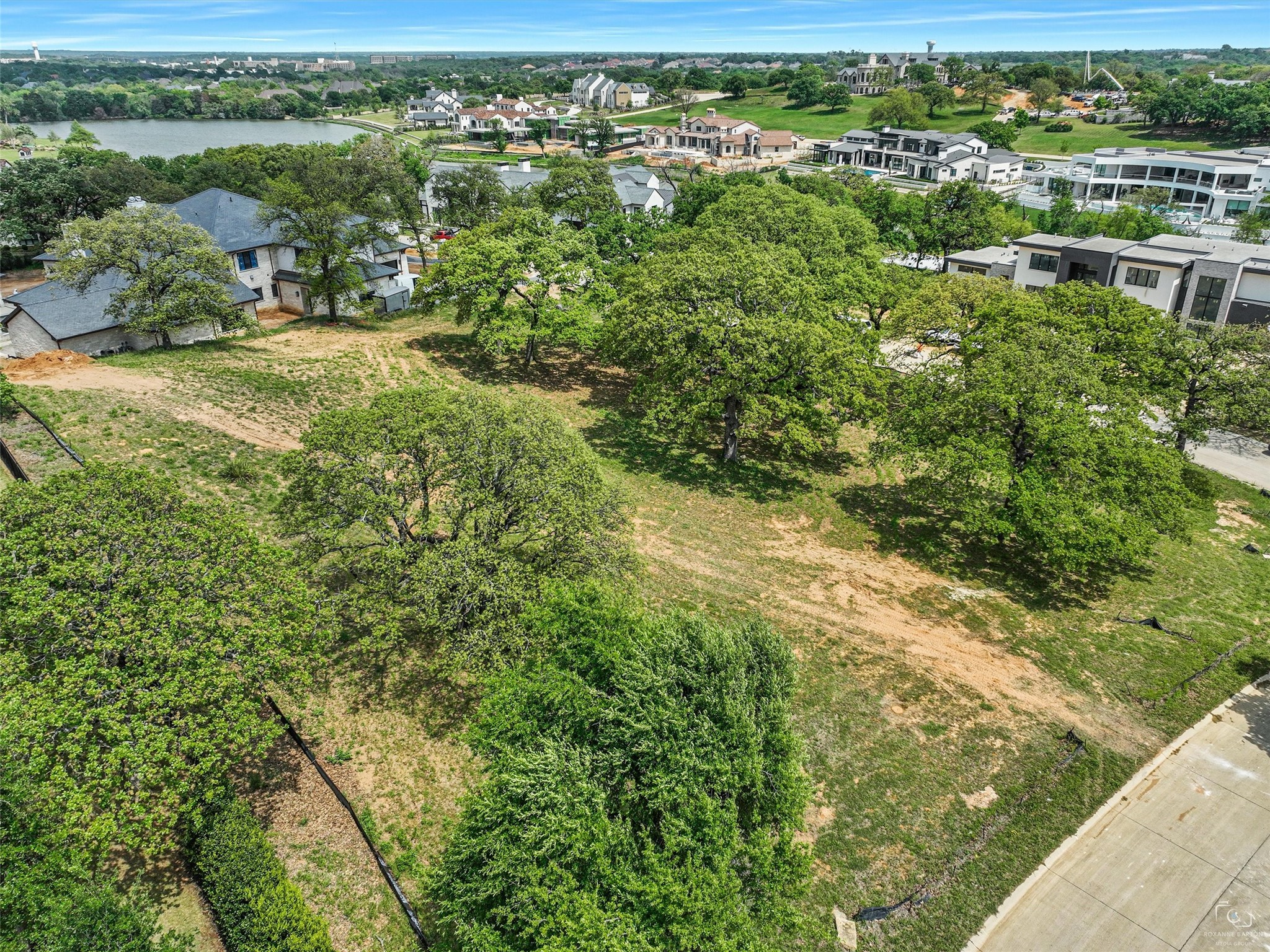 1900 Lakeshore Drive
